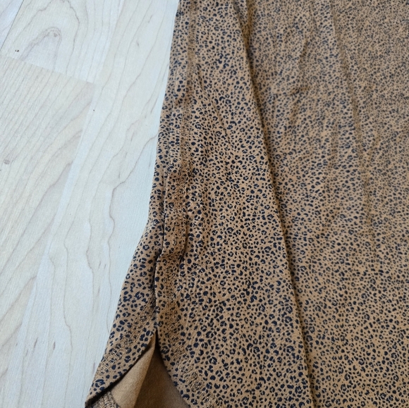 J.Jill Fit Progess Shirttail Tee Leopard Print Size Large - Picture 3 of 10